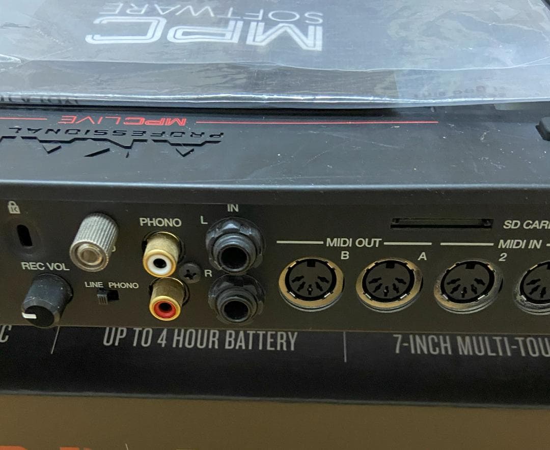 AKAI MPC Live コントローラー 動作確認済み