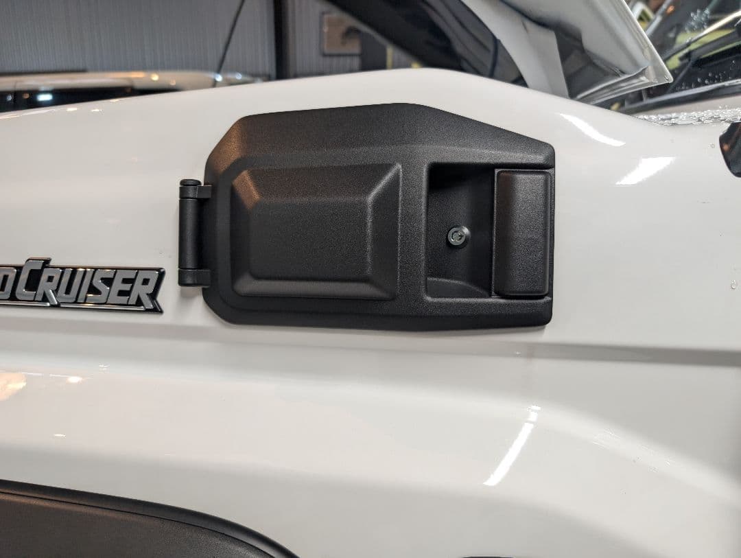 R*s様 ランクル70再再販(GDJ76W) 尿素リッドカバー 鍵付き加工