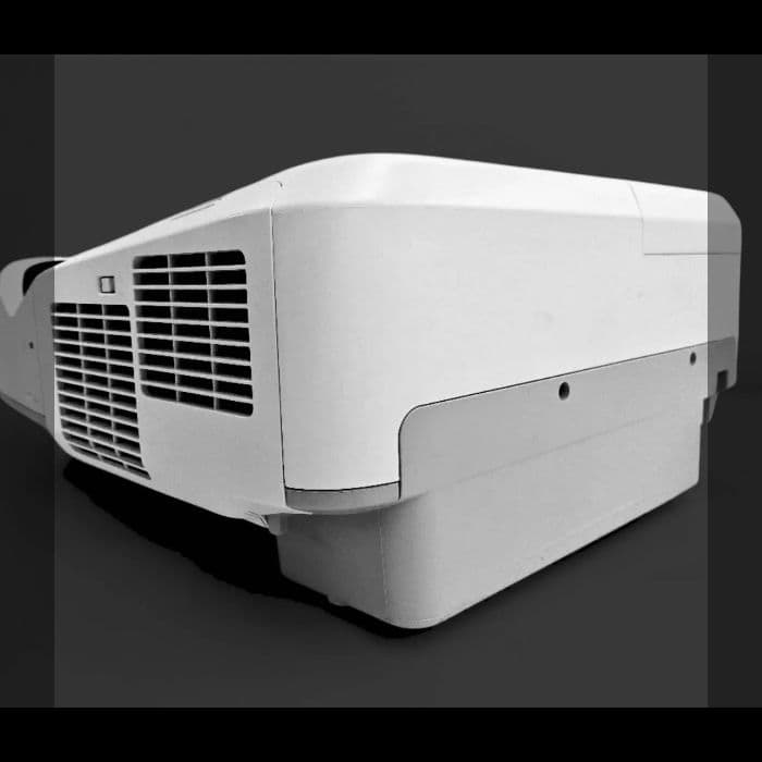 EPSON プロジェクター　EB-685WT リモコン付　3000時間台　限定品