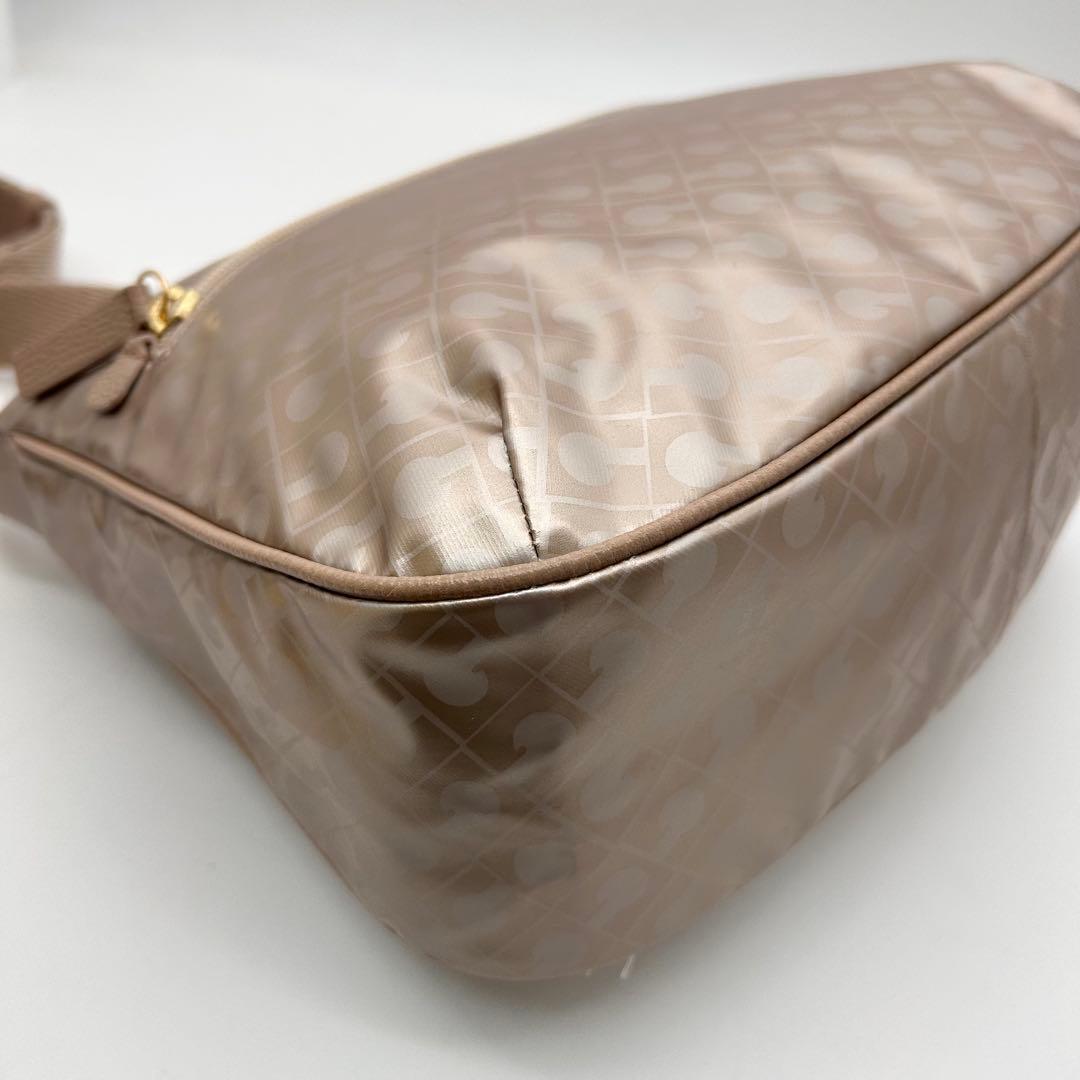 【未使用】　ゲラルディーニ　ソフティ　ショルダーバッグ　斜め掛け◎