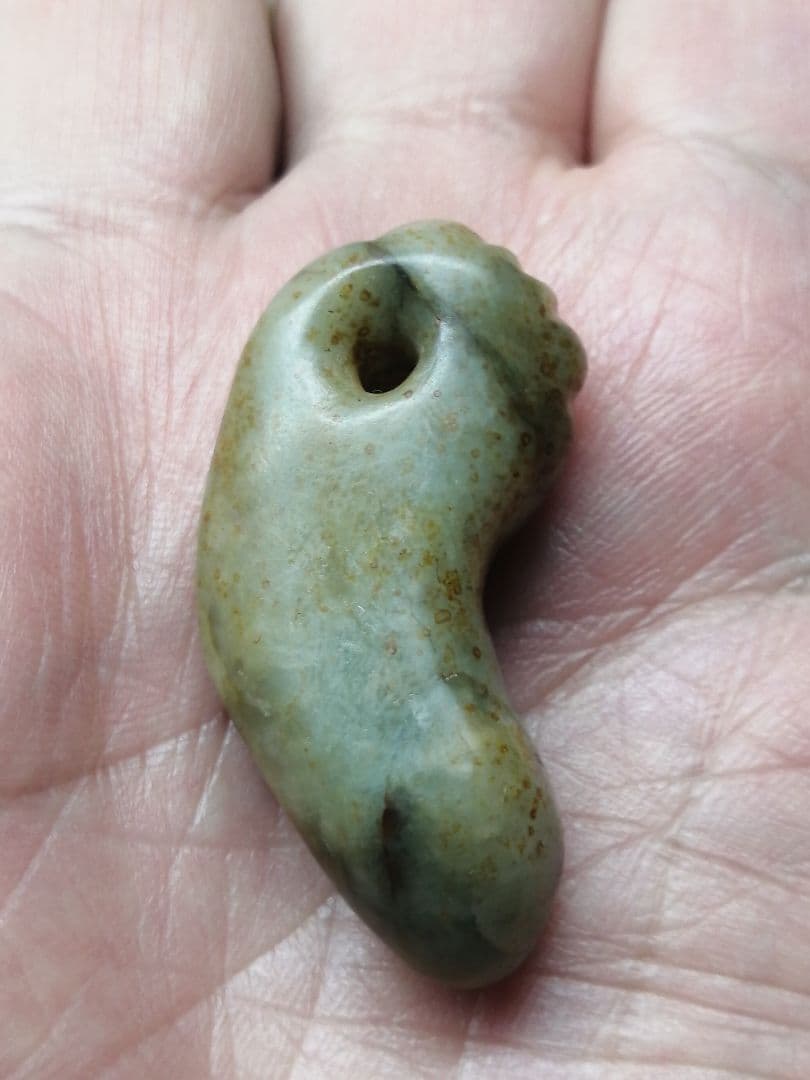 ★縄文期『古代翡翠勾玉』出土品　4.2cm 埋蔵文化財　本物の『古代翡翠』です