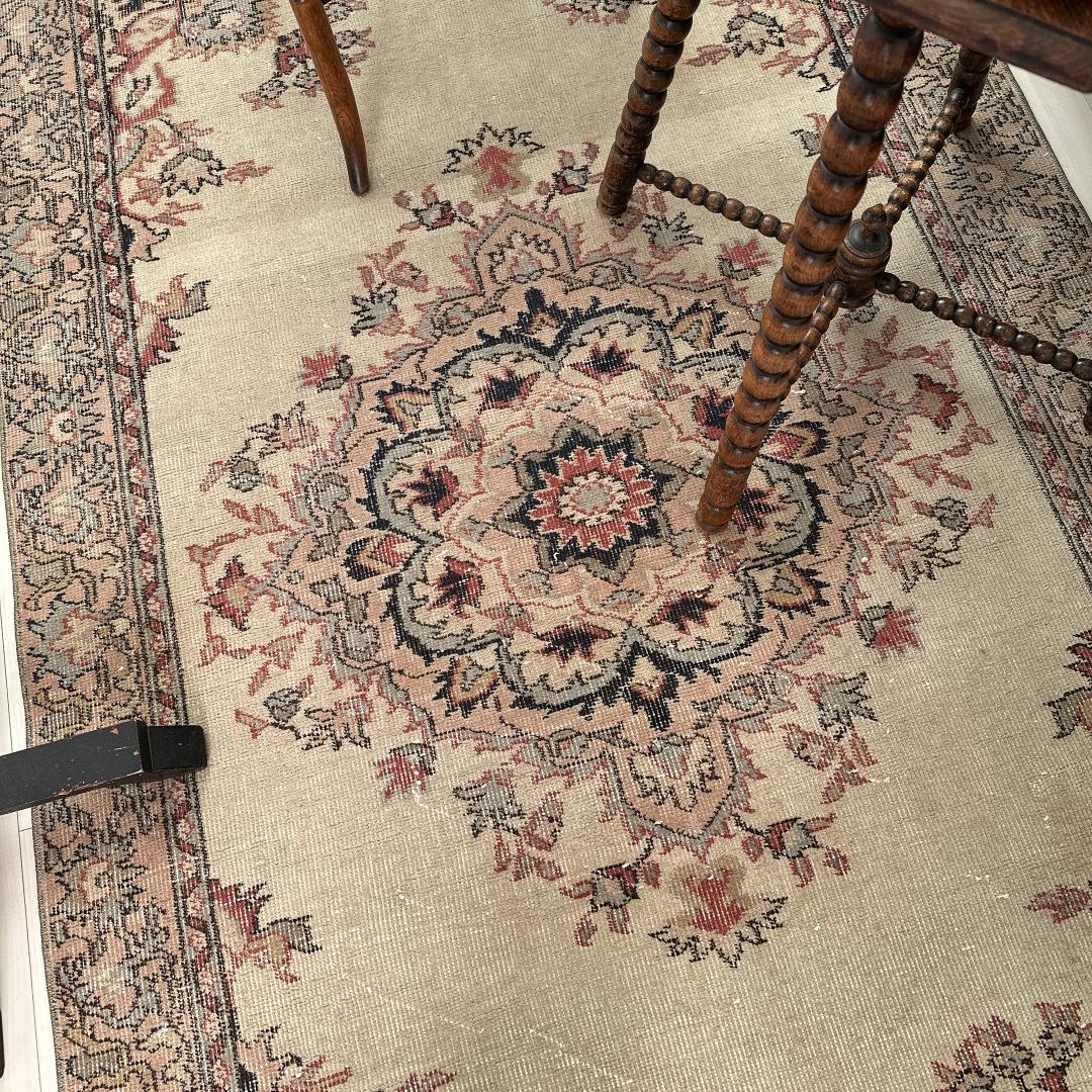 トルコ ヴィンテージラグ A104 レア ベージュ ピンク ブルー メダリオン