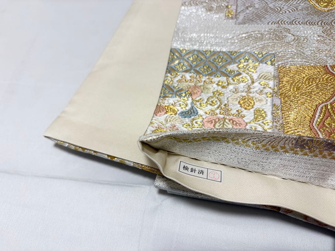C 美品 華文 唐草唐花 宝尽くし 波 金糸 銀通し 白地 正絹 六通 袋帯
