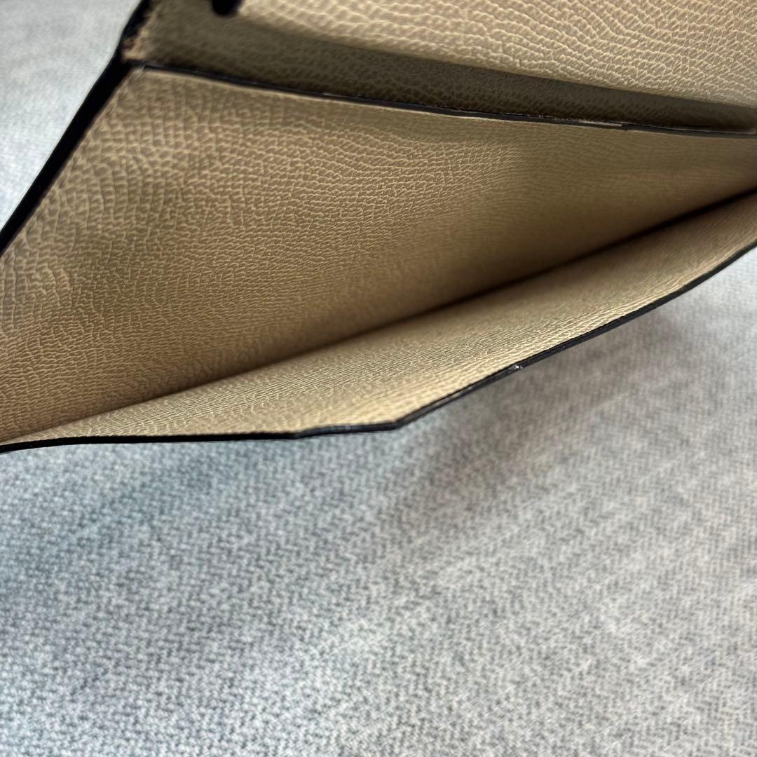 ヴァレクストラ パスポートケース 6カード トラベルドキュメントホルダー