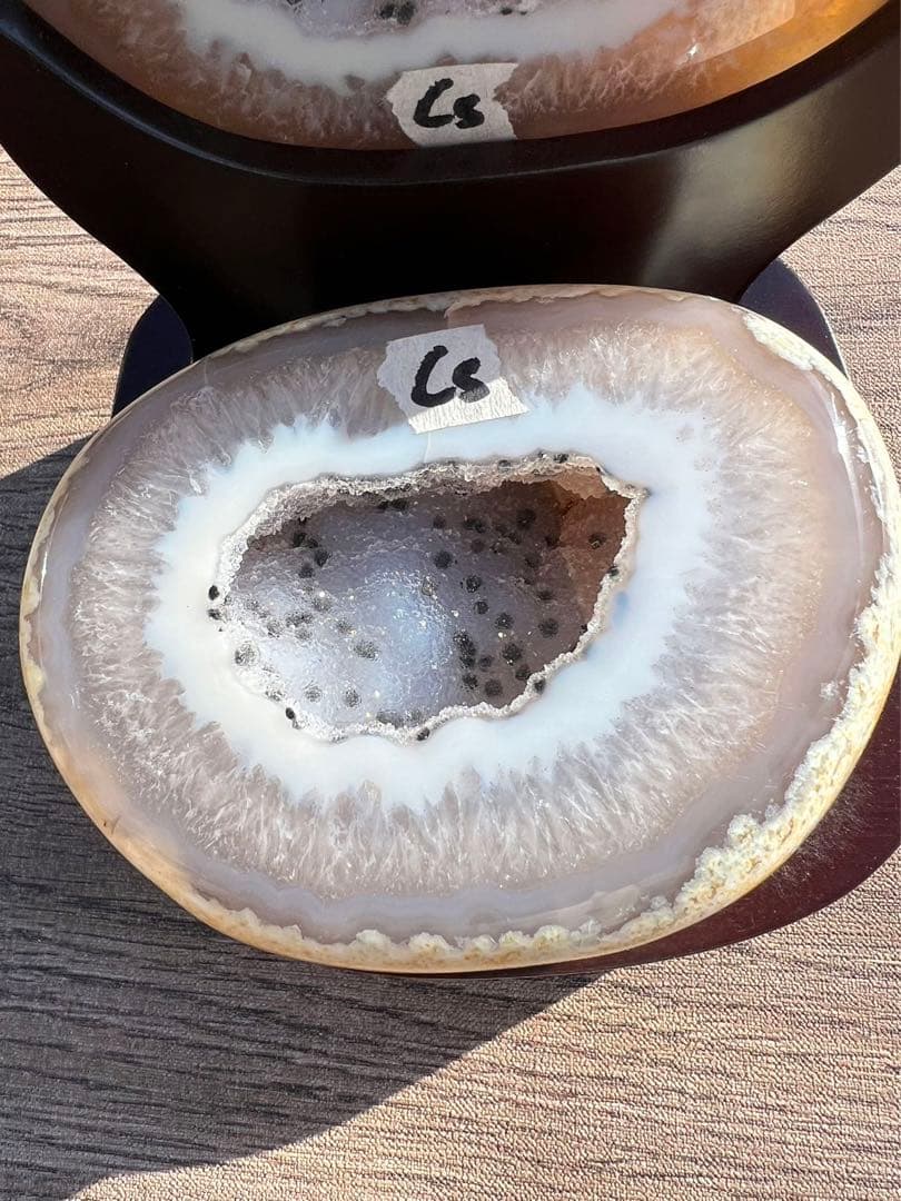 C5トレジャーメノウ 台付き 瑪瑙 風水 聚宝盆アゲート