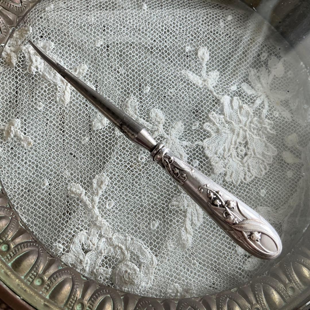 フランスアンティーク　すずらん　ニードルケース＆目打ち　シルバープレート　鈴蘭