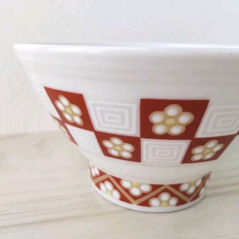 新品　 九谷焼　色絵千段飯碗　梅市松