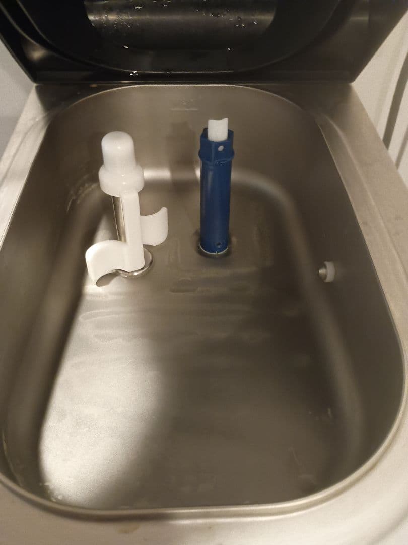 美品　CI-9624AE　日世　ソフトクリーム　マシーン　サーバー　潤滑油　新品