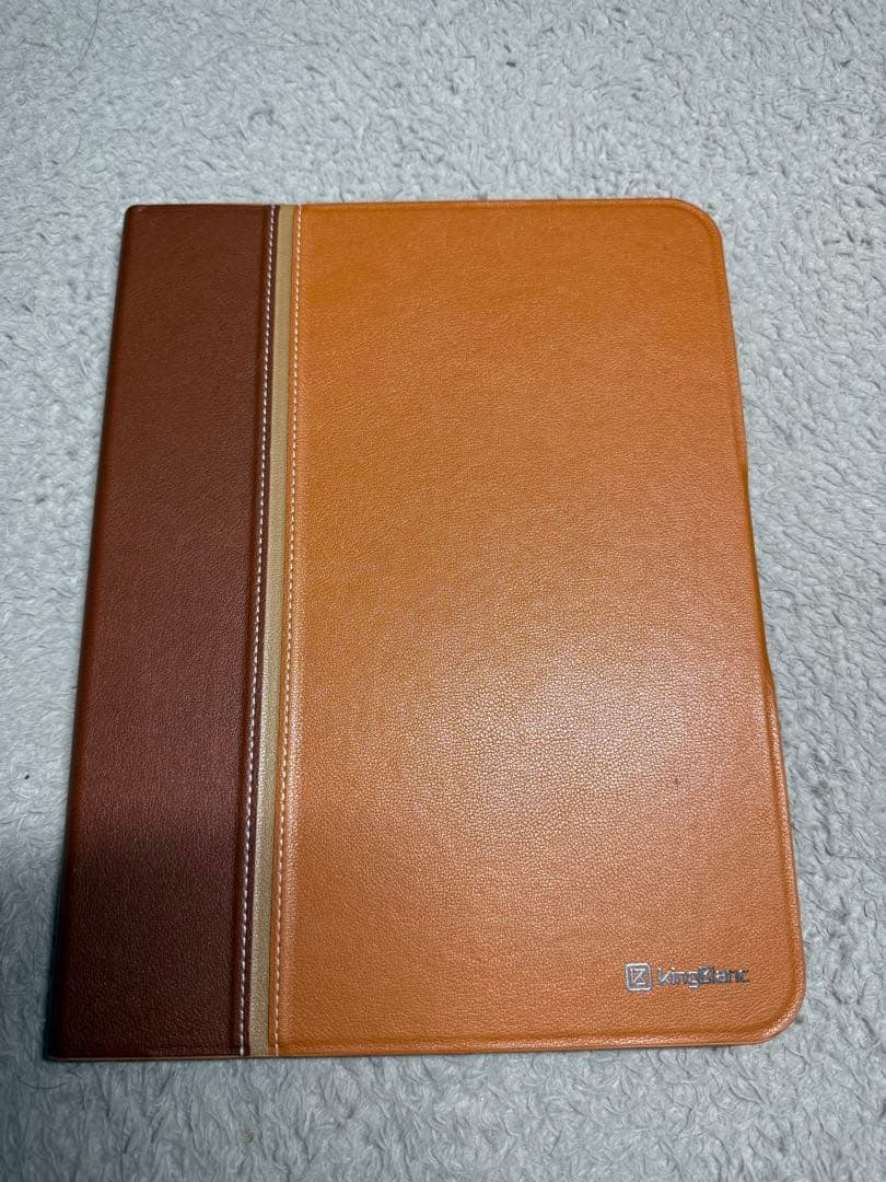 iPad第10世代 シルバー 本体 カバー付き