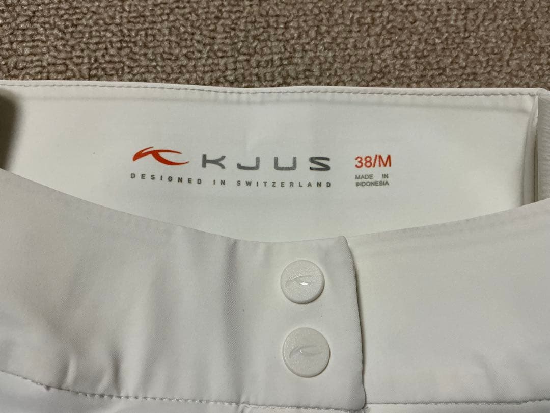 s*y様 チュース　ファー付きスキーウェア　上下セット（黒/白）