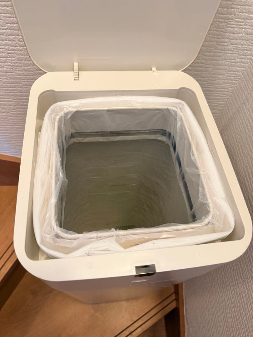 ほぼ新品！ELBIN エルビン　アイボリー 30L 全自動ゴミ箱