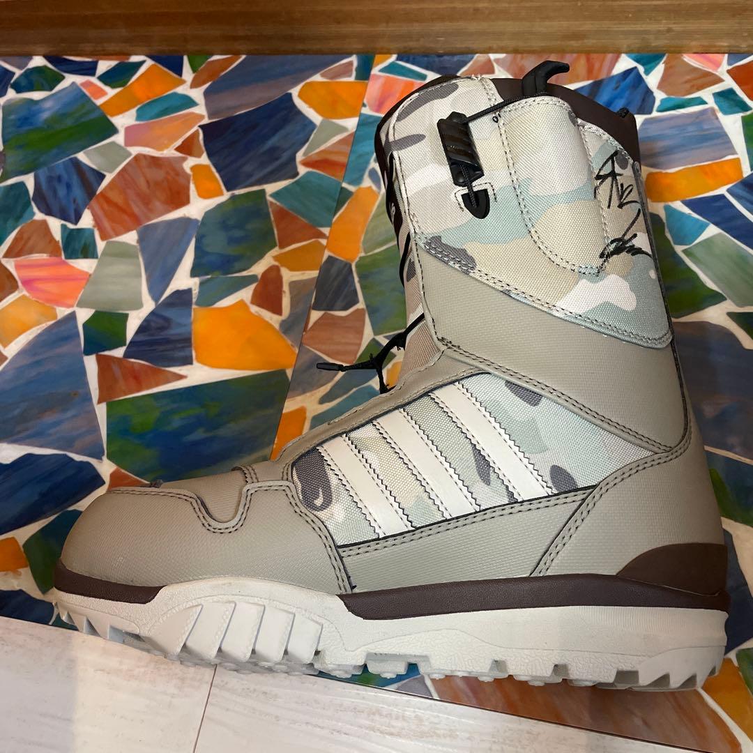 新品未使用　adidasアディダス ブーツ　スノーボード　カズモデル　國母和宏