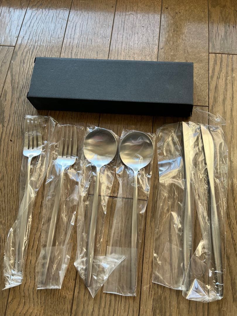 クチポール　ステンレス製ディナーカトラリーセット