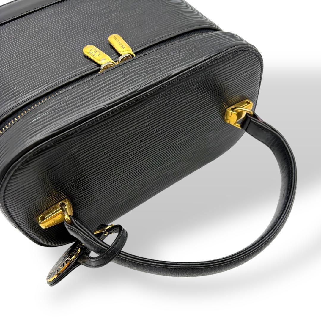 専用 ヴァレンティノガラヴァーニ バニティバッグ レザー ブラック チャーム