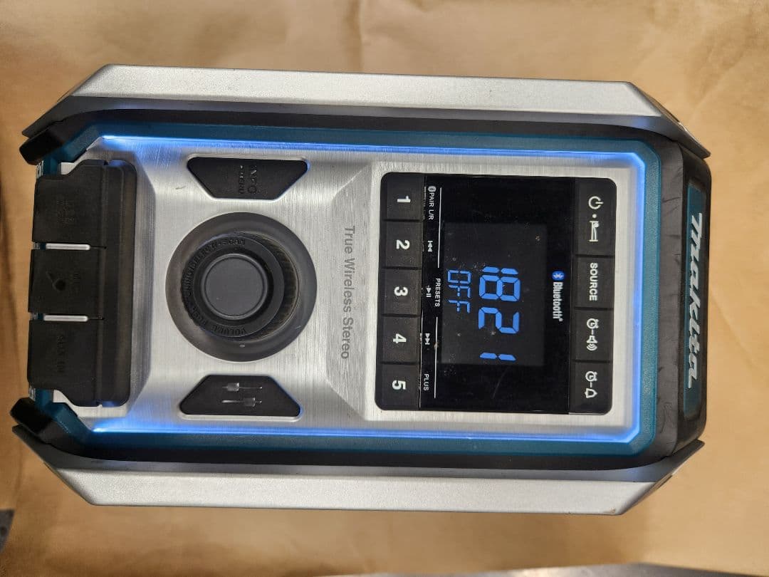 Makita MR113 ワイヤレスラジオ　バッテリー　充電器