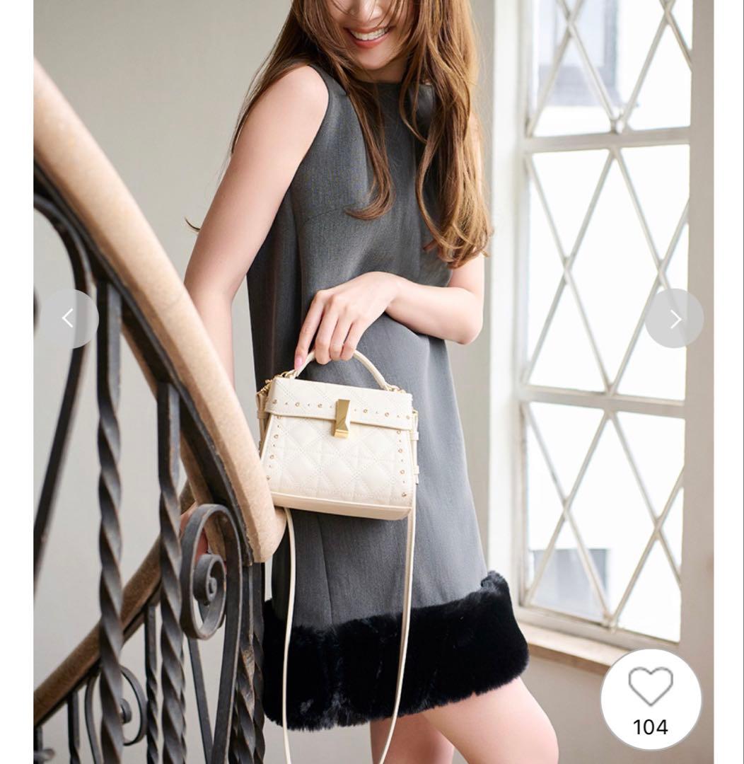 【お値下げしました】セルフォードリュタンキルティングビジュースタッズポシェット