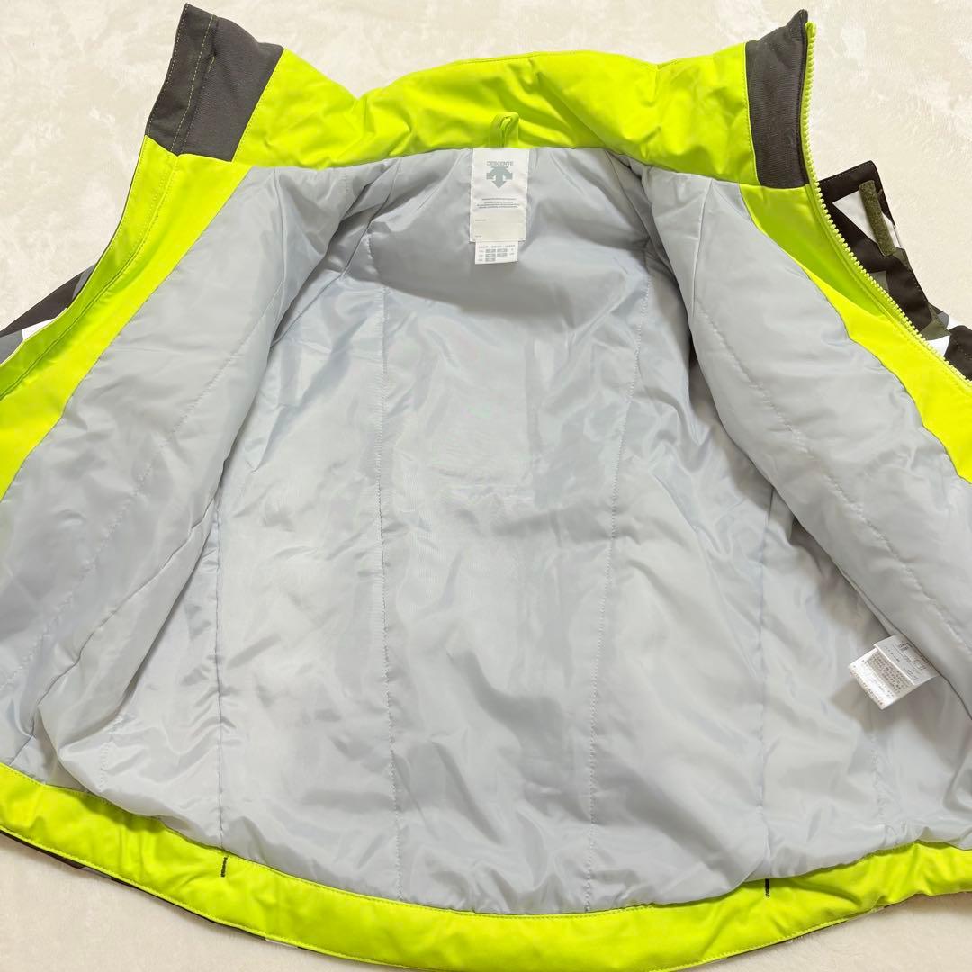 ◆美品◆DESCENTE ヒートナビ 子供用スキーウェア 上下セット 130