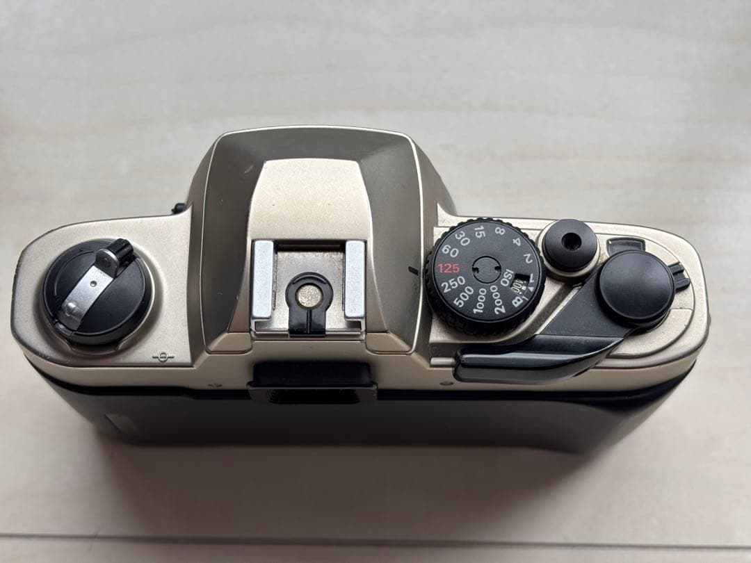 Nikon ニコン FM10 & Zoom-NIKKOR 35-70mm カメラ