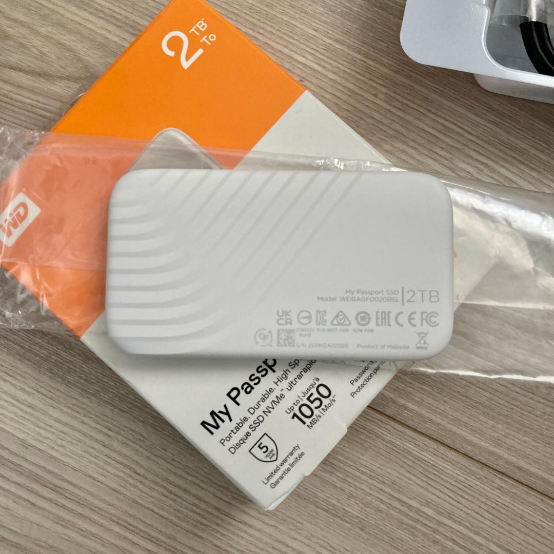 ウエスタンデジタルWD ポータブルSSD 2TB グレー USB3.2 Gen2