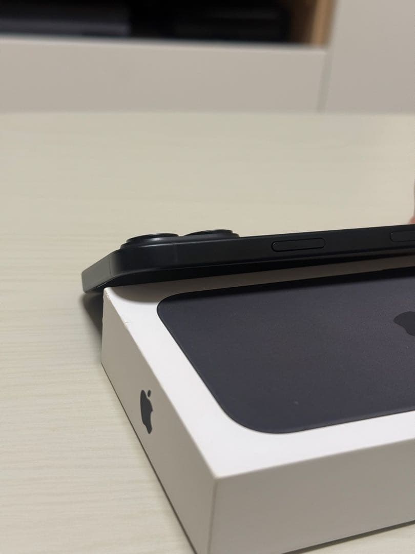 iPhone 16 256GB 本体 ブラック SIMフリー 付属品、箱付き