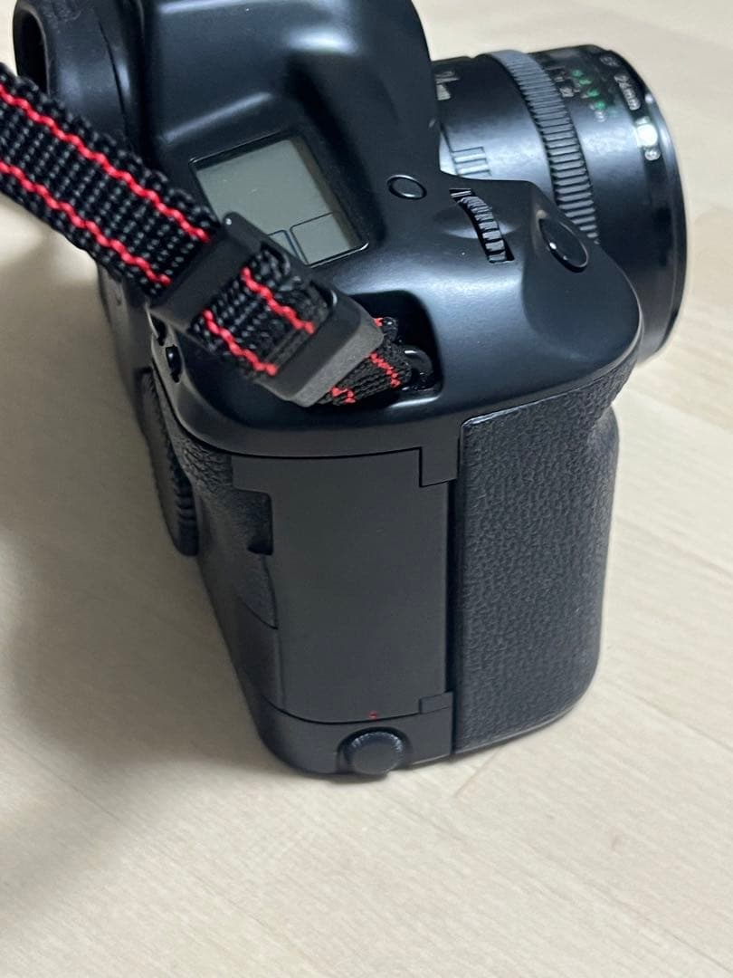 Canon EOS-1 EF 24mm F2.8レンズ付き！