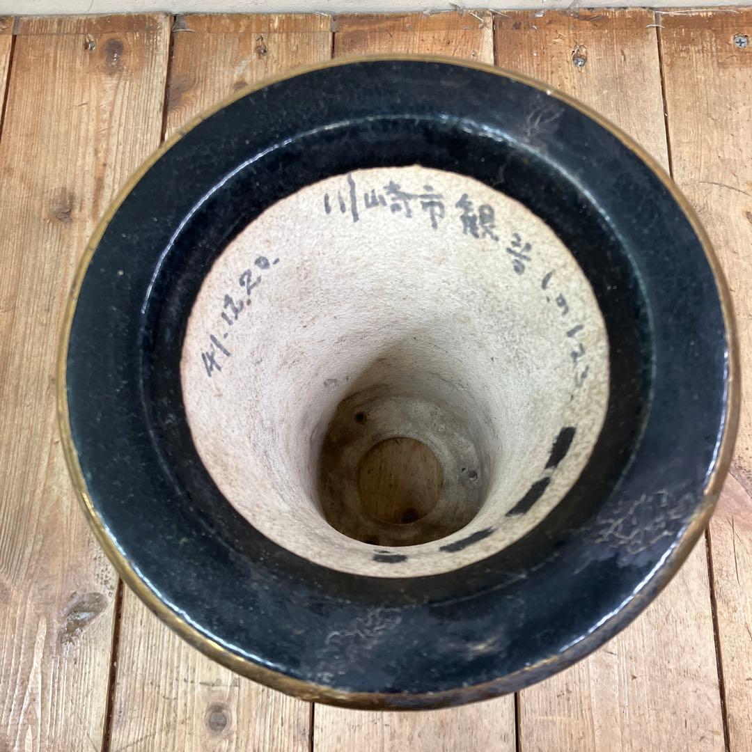 C-壁 花瓶 骨董品 黒地 時代物 黒釉 牡丹 花柄 インテリア モダン 和小物