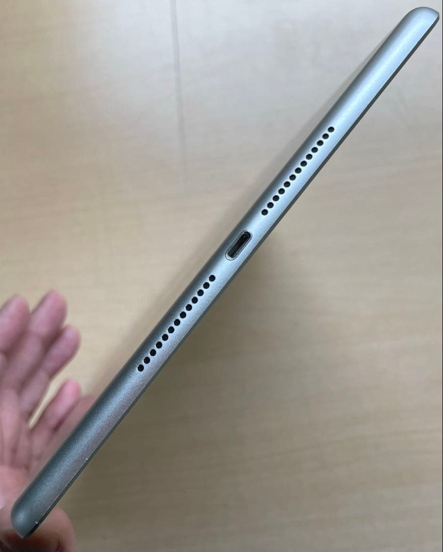 iPad 第6世代　A1893　Wi-Fiモデル　シルバー　32GB 美品　#1