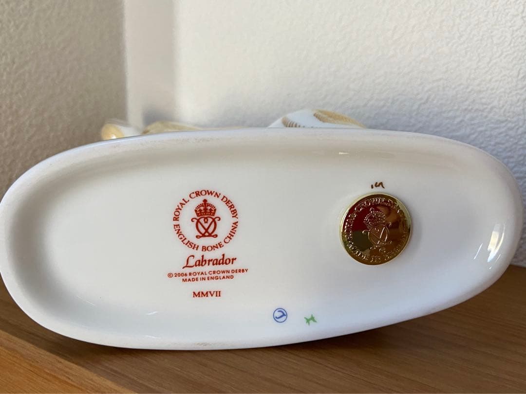 ロイヤルクラウンダービー  ペーパーウェイト ラブラドール