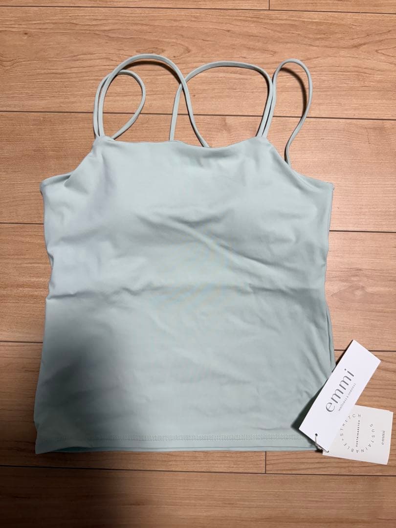 新品未使用　エミ emmi ヨガウェア トップス キャミソール M ミント