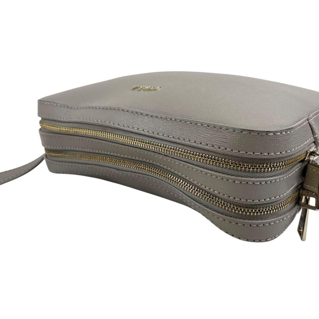 ✨美品 フルラ FURLA ショルダーバッグ　グレー　斜め掛け　クロスボディ