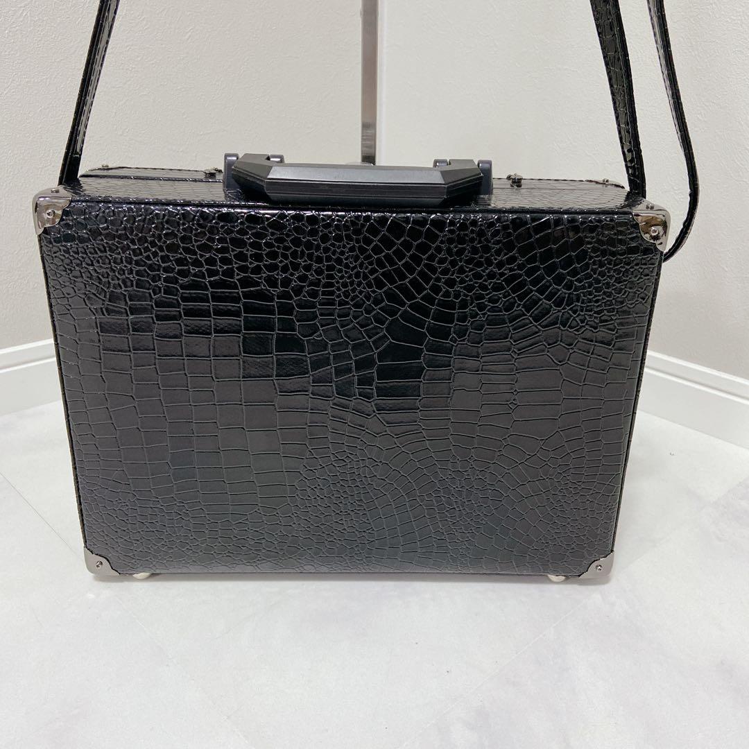 BPN 蜘蛛の巣　チェーン装飾　トランクバッグ　ゴシック系