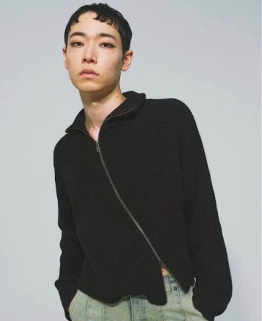 トップス GOAT ESSENCE