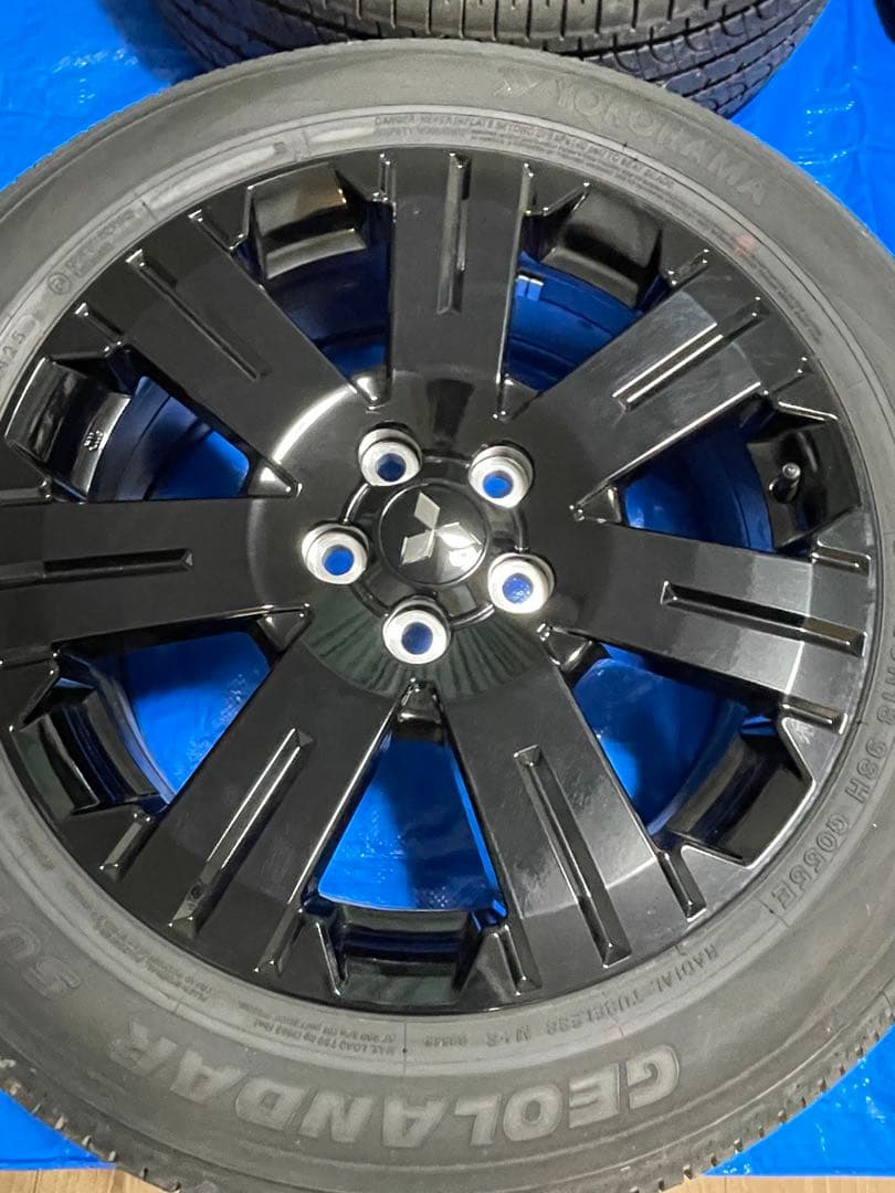 三菱デリカD5 シャモニー タイヤ ホイール【新車外し】1点ずつ出品　（2/4）