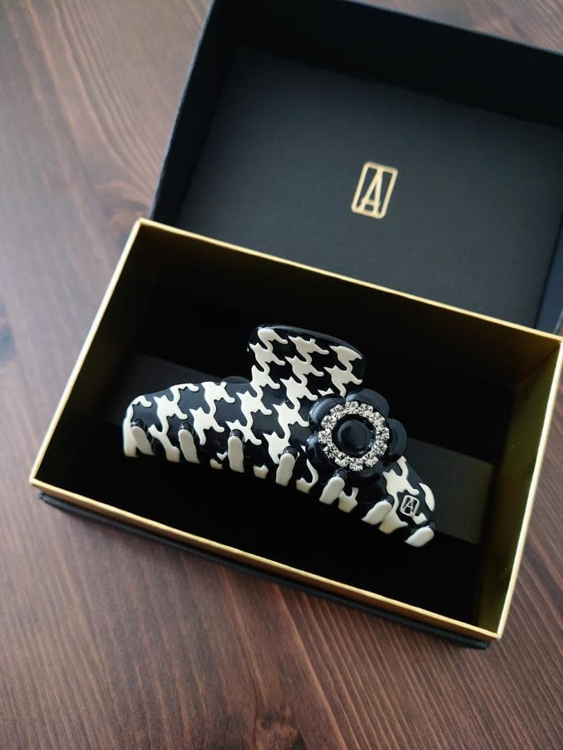 美品 アレクサンドルドゥパリ スワロフスキー ハウンドトゥース