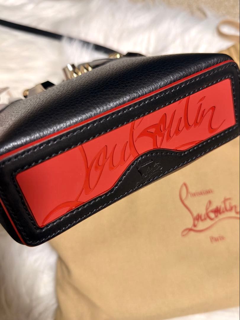 ル*ナ様 Christian Louboutin ショルダーバッグ CABATA