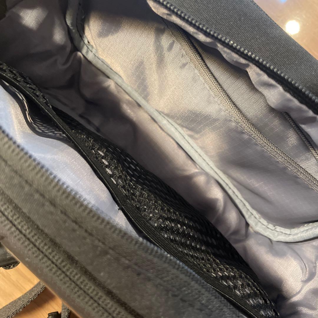 【美品】pomulu ブラック ヒップシート