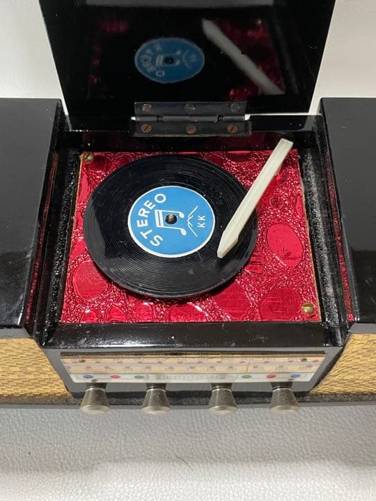 メナード高級化粧品 ステレオ型 小物入れ付き オルゴール ギミック 非売品