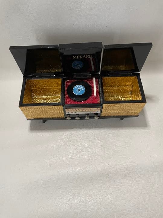 メナード高級化粧品 ステレオ型 小物入れ付き オルゴール ギミック 非売品