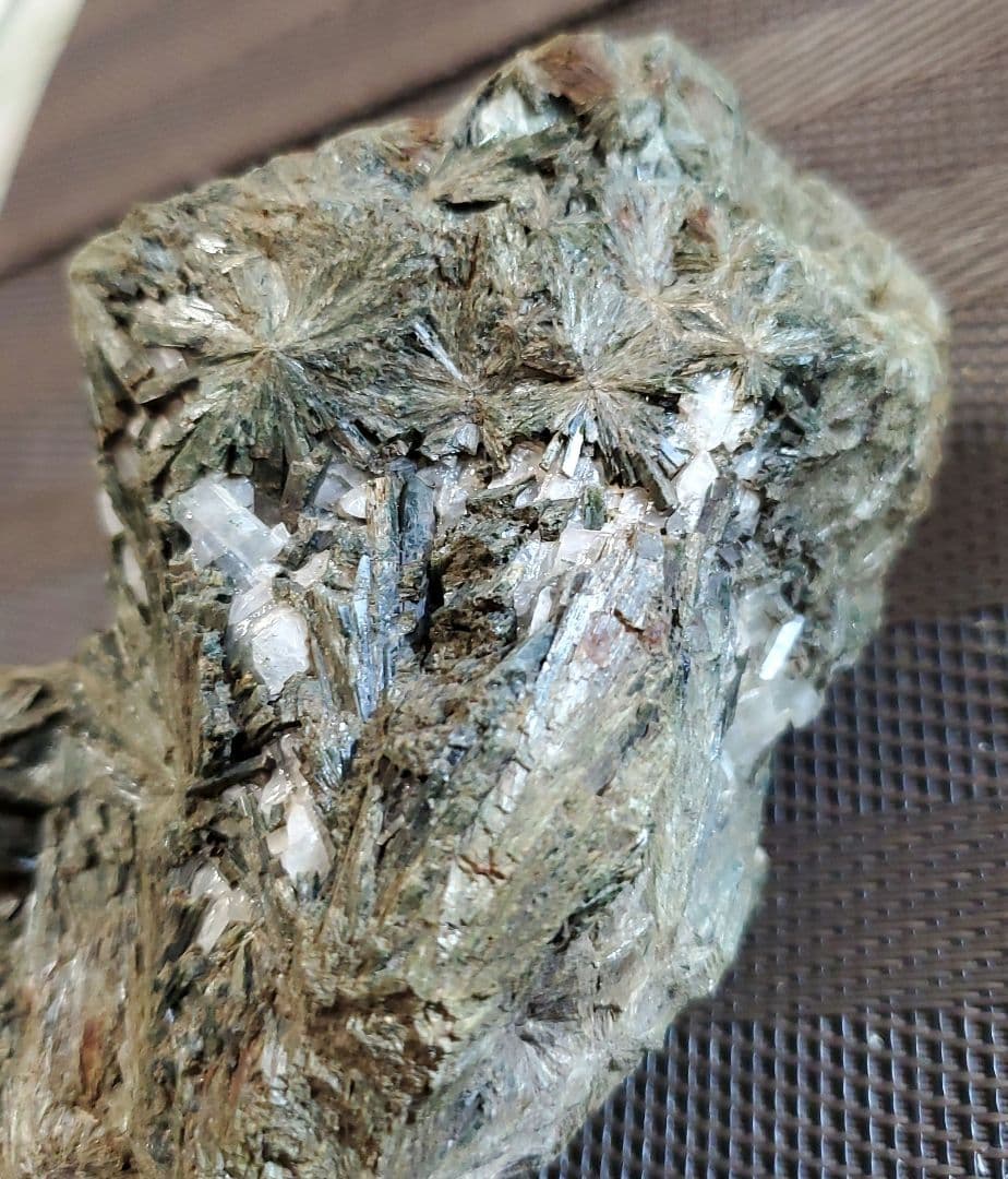 【貴重】灰鉄輝石 菊寿石 岐阜県 山県市 柿野東洞 柿野鉱山 鉱石 原石 国産