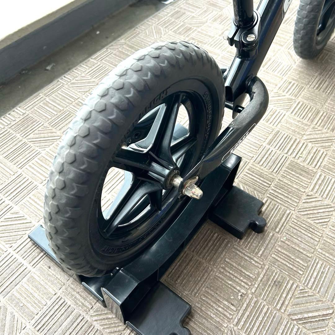 【純正スタンド付】ストライダー スポーツモデル 12インチ ブラック 日本正規品