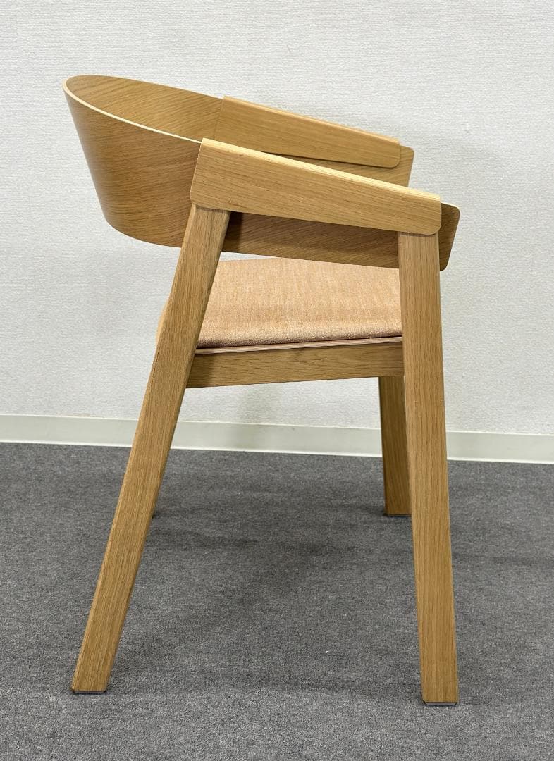 muuto/ムート■カバーアームチェア　ダイニングチェア　座面ファブリック　北欧