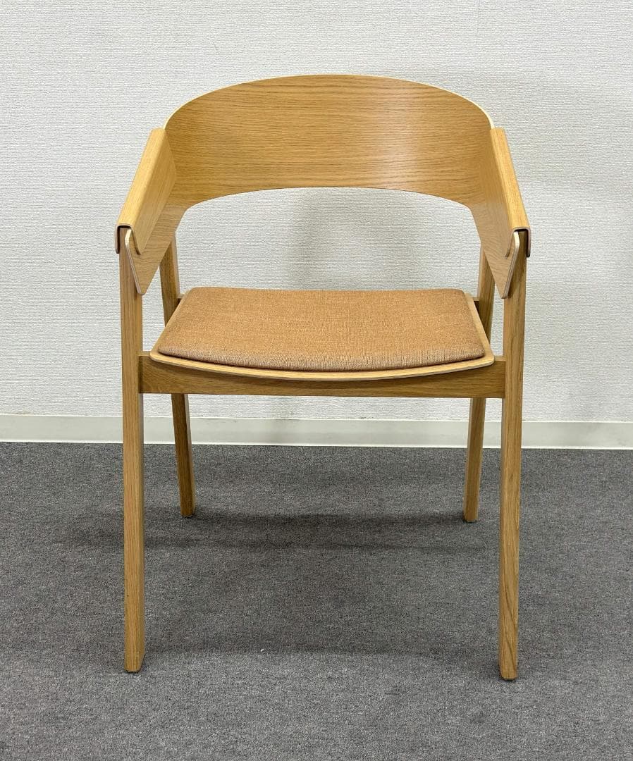muuto/ムート■カバーアームチェア　ダイニングチェア　座面ファブリック　北欧