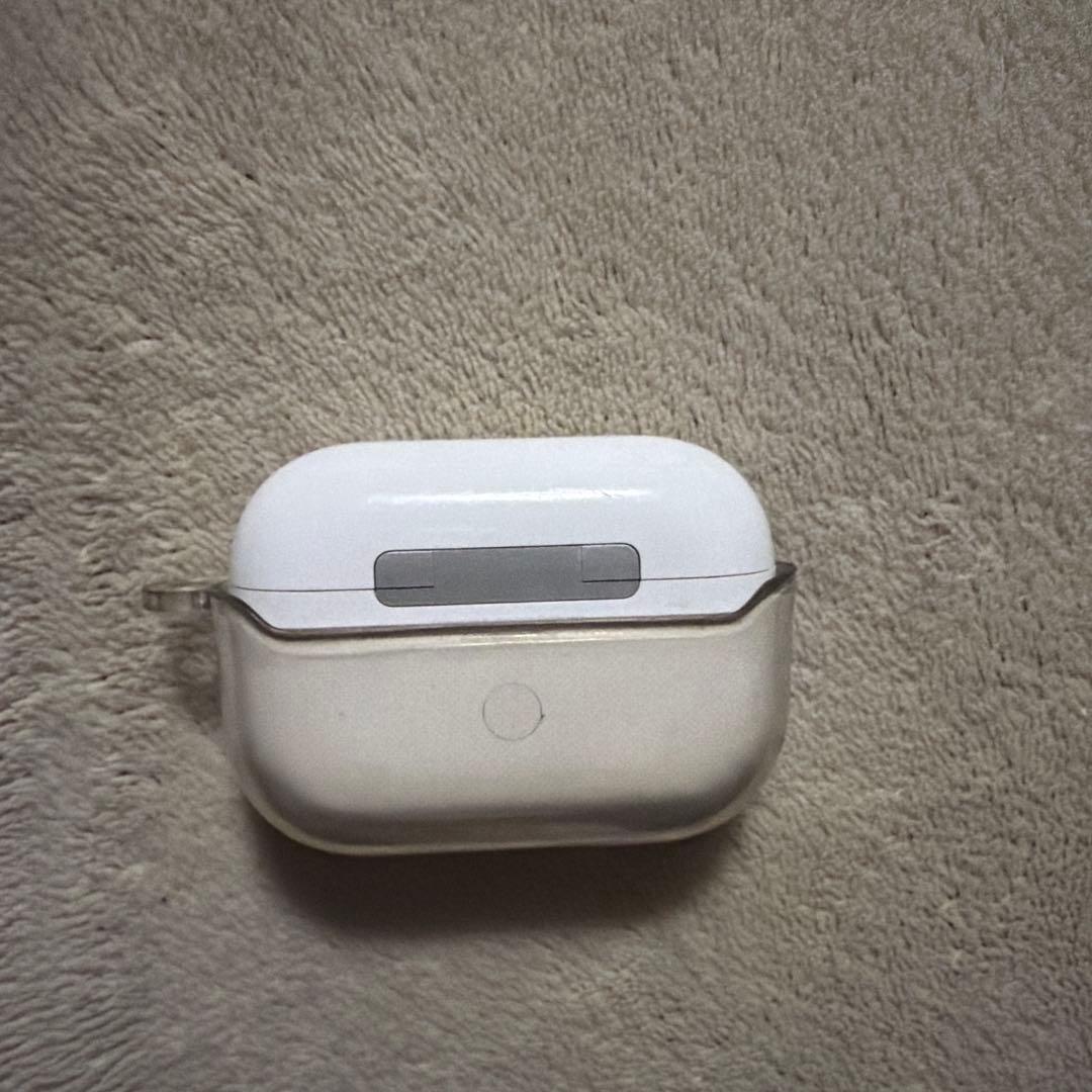 AirPods Pro 本体、イヤホン