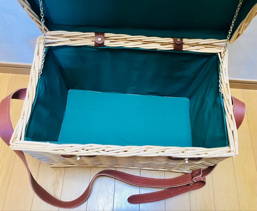 バスケット フタ付 緑中布あり　北欧 藤 ラタン ピクニック カゴ　多用途