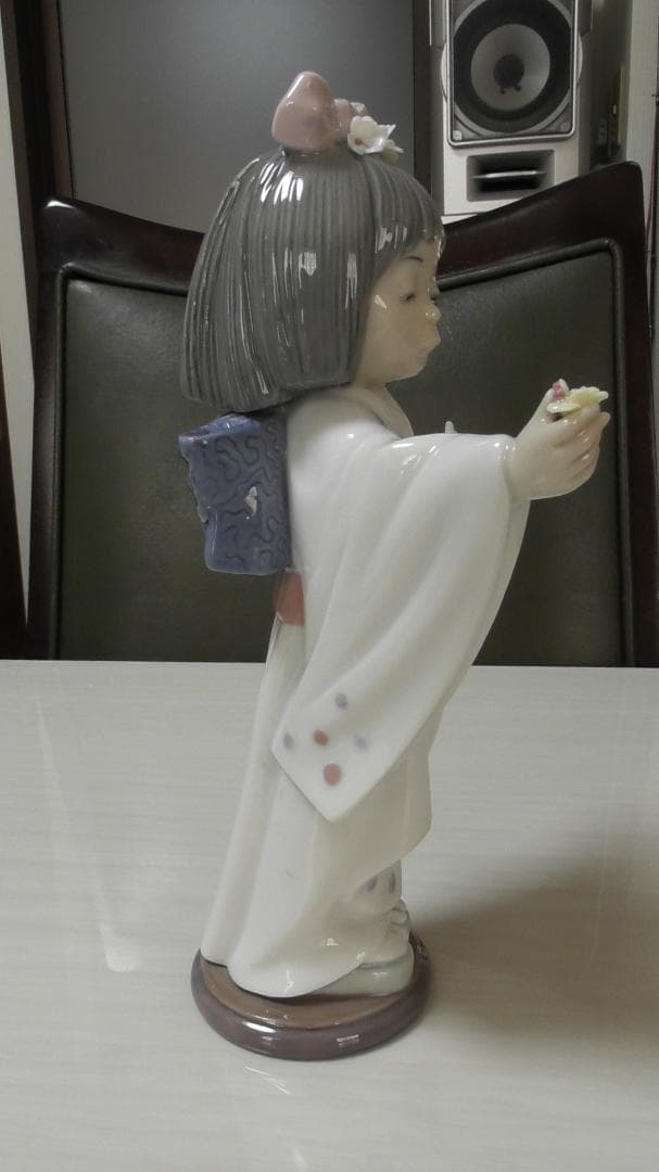 まりも　LLADRO　リヤドロ　【花を見つめる少女】　リアドロ 　L460