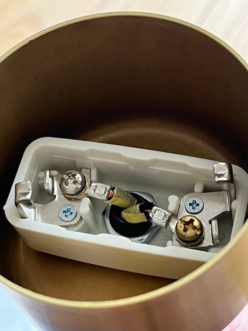 鎚目模様のシェードランプ E26 アルミ、真鍮シーリングカップ付 toolbox