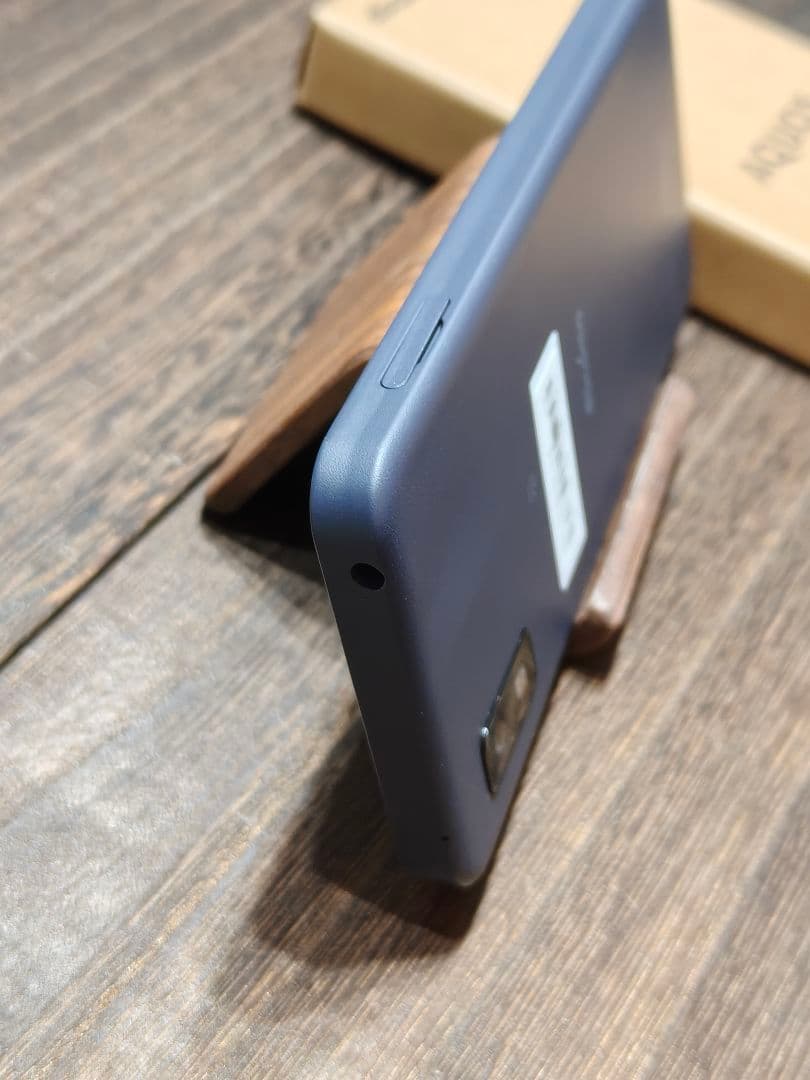 美品 AQUOS wish3 SH-53D SIMフリー スマホ