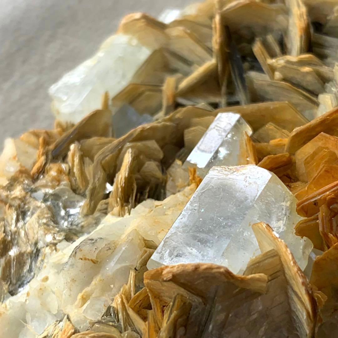 アクアマリン×モスコバイト共生標本-1