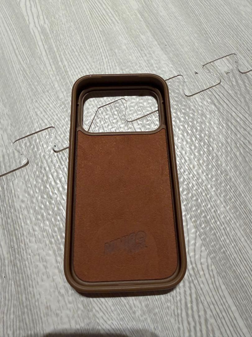Ninja labs iPhone 17pro case ブラウン