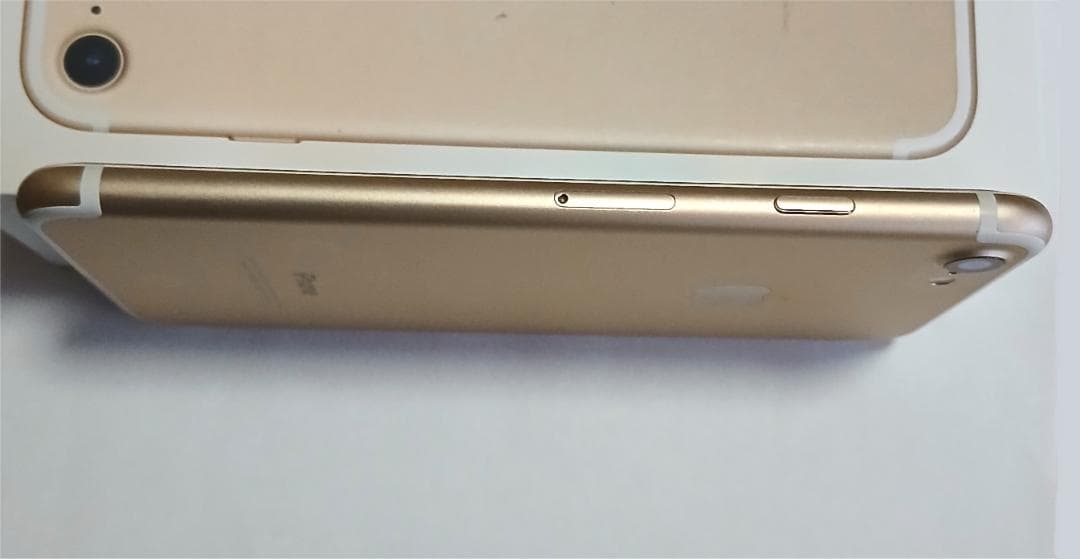 docomo iPhone 7 ゴールド - 極上状態 97% バッテリー